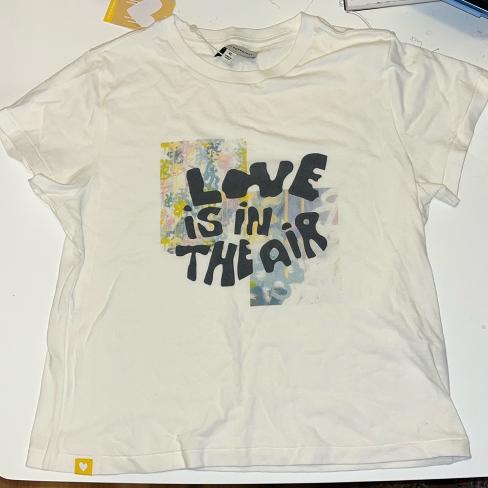 Love is in the air tee